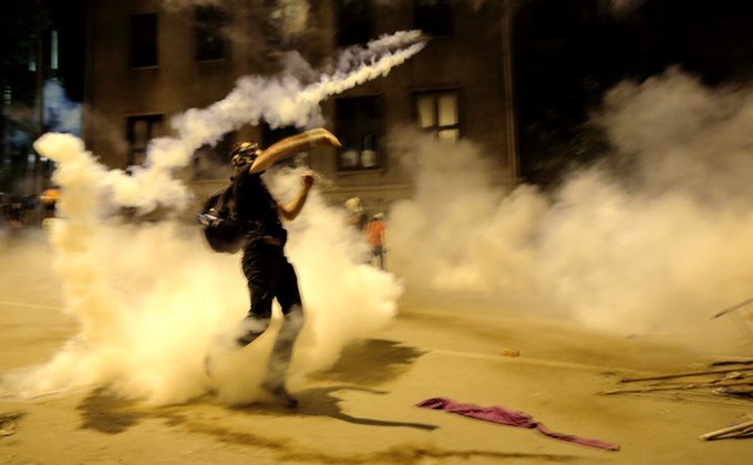 Полиция вновь разогнала демонстрантов в Стамбуле