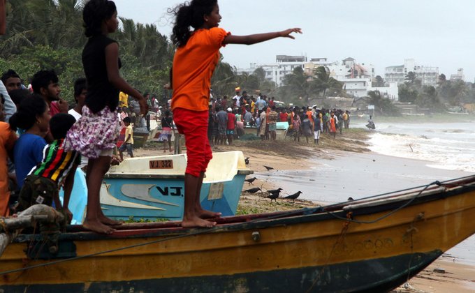 Шторм на Шри-Ланке: погибли более 30 рыбаков