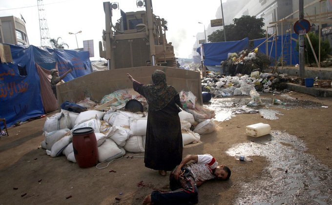 Египет в огне: стрельба на улицах Каира и сотни погибших 