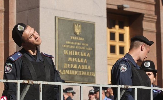 Как оппозиция Киевсовет штурмовала: фоторепортаж