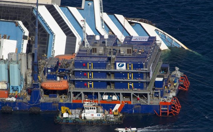 Сегодня начинают поднимать затонувший лайнер Costa Concordia
