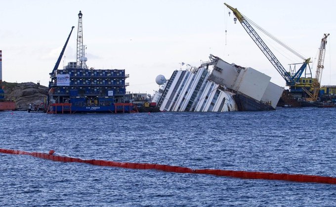 Сегодня начинают поднимать затонувший лайнер Costa Concordia