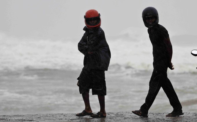 Мощный циклон в Индии: есть погибшие и разрушения 