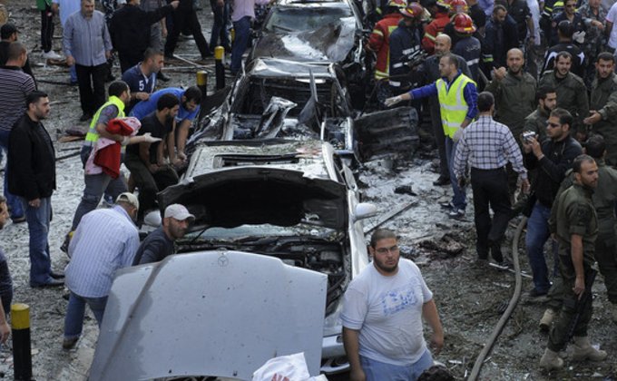 Мощный взрыв в Бейруте: погибли 17 человек 