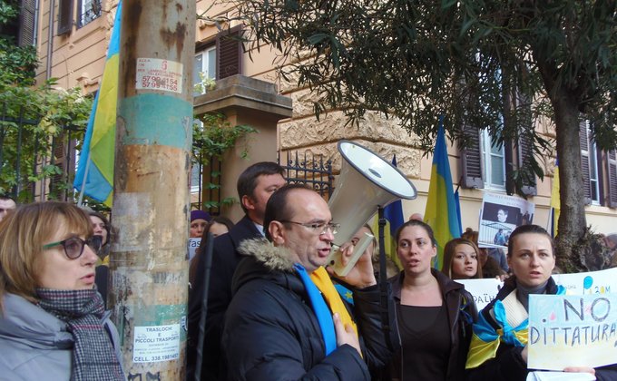 Украинцы в Италии ежедневно поддерживают Майдан: фото из Рима