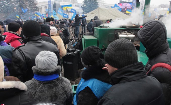 Антимайдан у Рады собрал около 2 тыс. человек: фоторепортаж