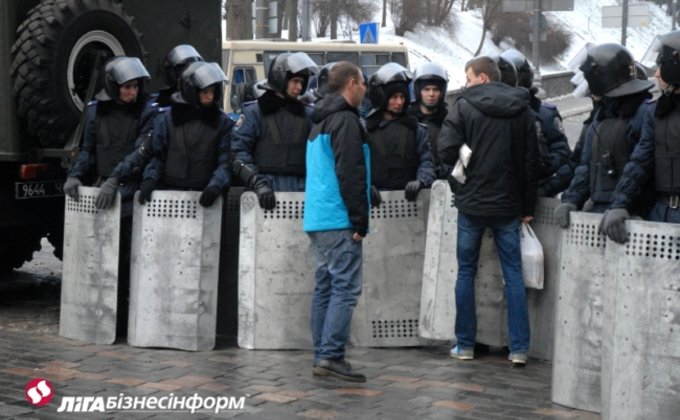 Центр Киева контролируют силовики и МЧС: фоторепортаж