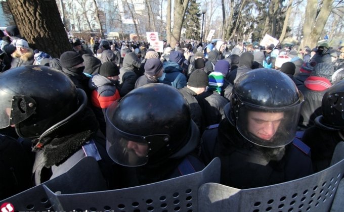 Майдан продемонстрировал Раде отряд самообороны: фоторепортаж