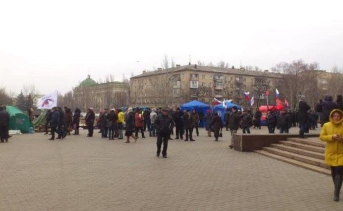 Здание Донецкого облсовета заняли пророссийские активисты 