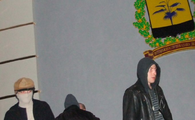 Сепаратизм в Донецке: штурм здания ОГА в фотографиях