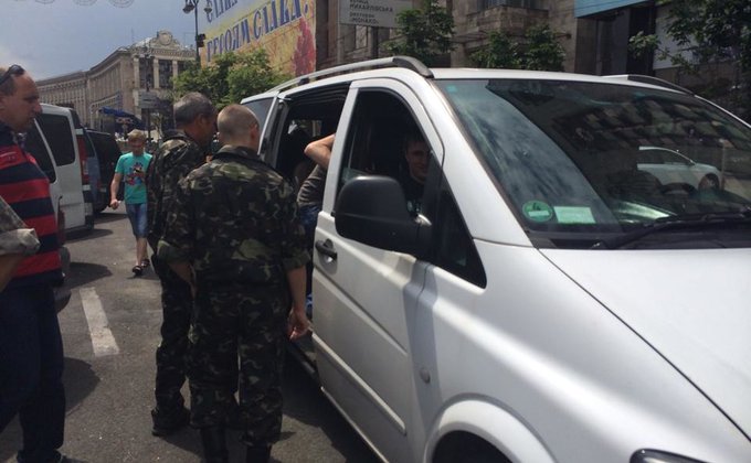 Батальон Донбасс собрал на Майдане четыре автобуса добровольцев