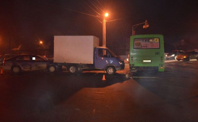 Масштабная авария в Харькове, пострадали 25 человек: фото ДТП
