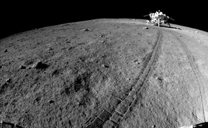Лунная программа КНР: новые фото поверхности и аппаратов