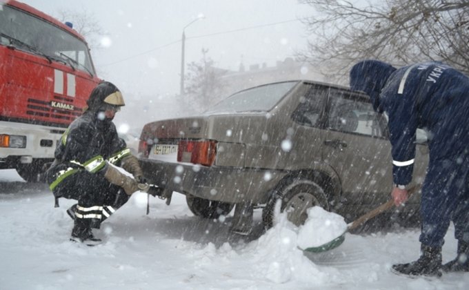 Последствия снежного шторма: фоторепортаж с юго-востока Украины