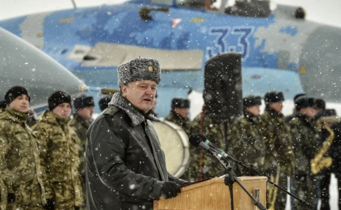 Порошенко заявил о полной боеспособности армии: фото техники