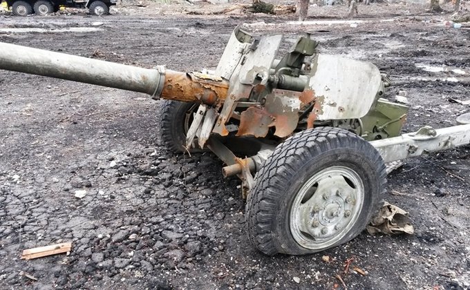 Под Донецком силы АТО уничтожают технику боевиков: фото