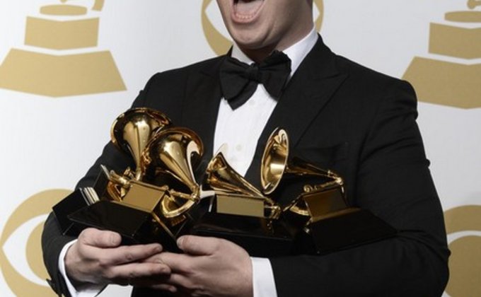 Триумф и эпатаж премии Grammy: фоторепортаж с красной дорожки
