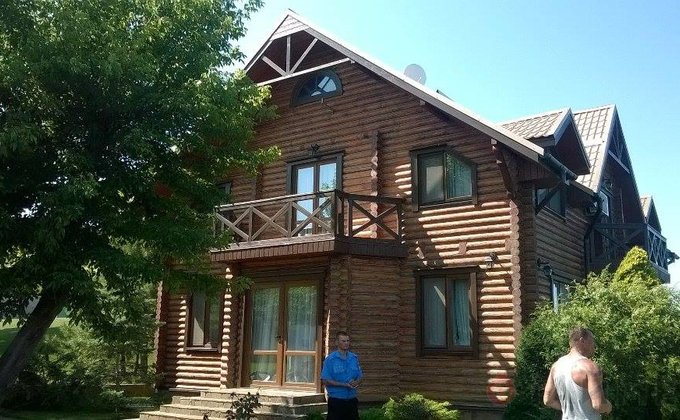 Саакашвили взял штурмом резиденцию экс-регионала: фото рейда