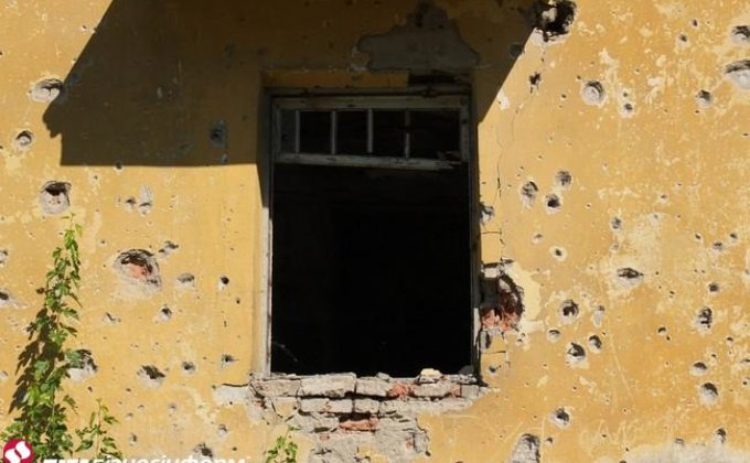 Славянск: фото и видео руин разрушенного боевиками психдиспансера