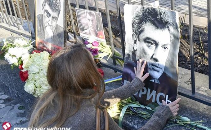 Как в Киеве почтили память Бориса Немцова: фоторепортаж