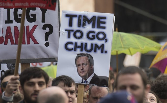 В Британии прошли протесты с требованием отставки Кэмерона