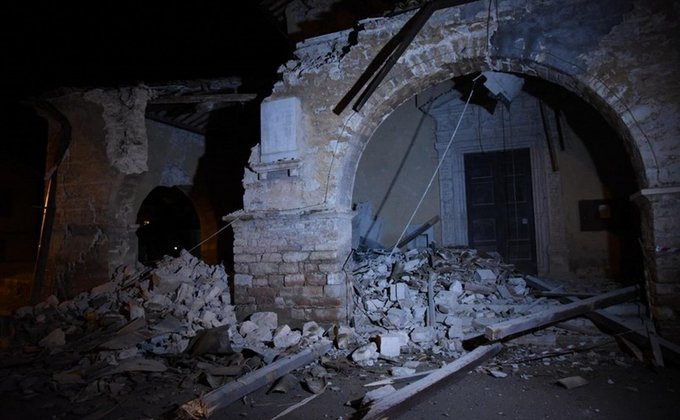 В сеть попали первые кадры землетрясения в Италии: фото и видео