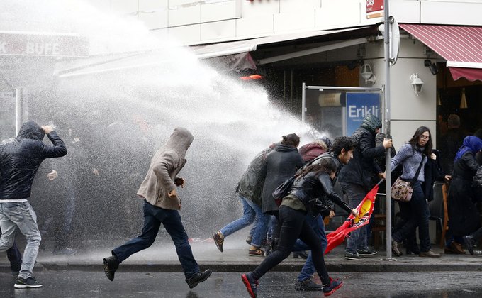 В Турции произошли столкновения из-за ареста курдских депутатов