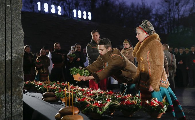 В Украине почтили память жертв Голодоморов