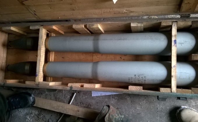 СБУ обнаружила огромный склад с боеприпасами в зоне АТО: фото