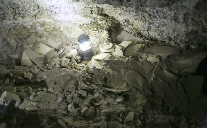Археологи обнаружили пещеру, где хранились древние рукописи: фото