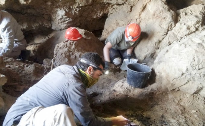 Археологи обнаружили пещеру, где хранились древние рукописи: фото