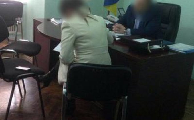 Под Харьковом задержаны на взятке два чиновника облуправления