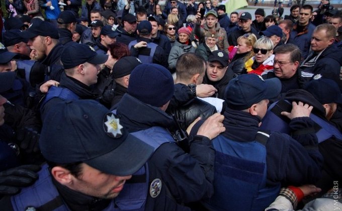 В Одессе полиция задержала 20 участников акции на Аллее Славы