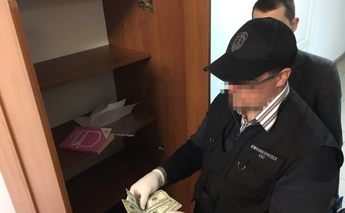 Одного из начальников Одесской таможни подозревают в коррупции