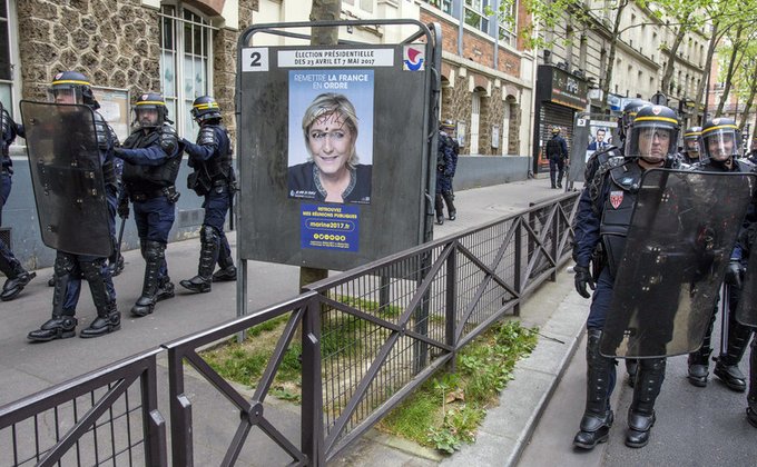 В Париже акция против Марин Ле Пен завершилась беспорядками