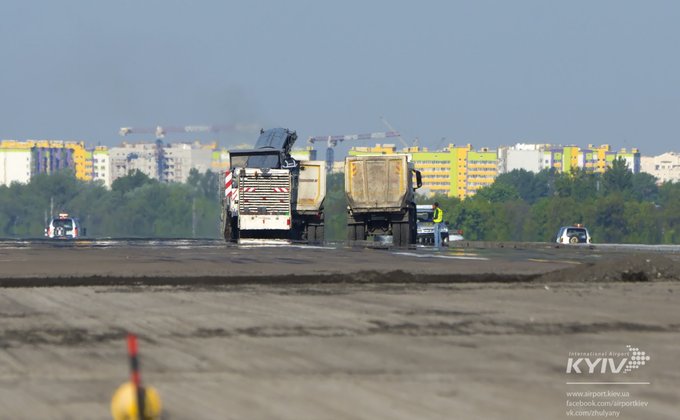 В аэропорту Жуляны начался ремонт взлетной полосы: фото