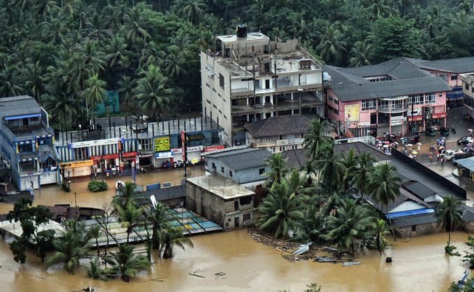 Наводнение на Шри-Ланке: более 100 погибших - фото, видео