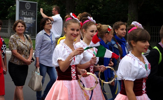 В Донецкой области отпраздновали День Европы: фото, видео