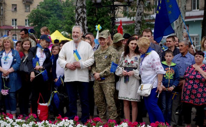 В Донецкой области отпраздновали День Европы: фото, видео