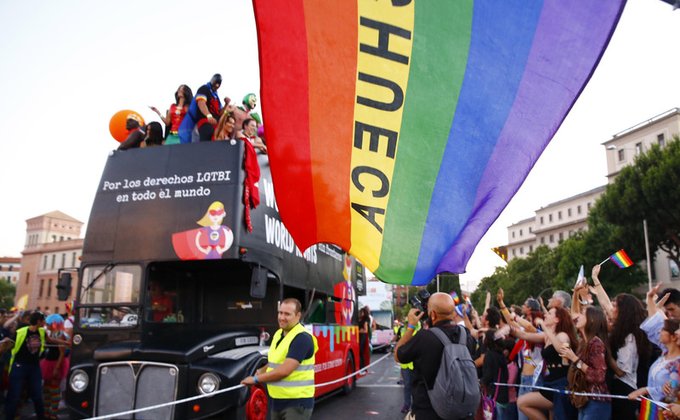 В Мадриде прошел крупнейший в Европе гей-парад: фото, видео