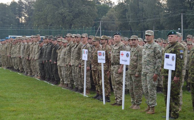 Под Львовом стартовали учения при участии военных из 15 стран