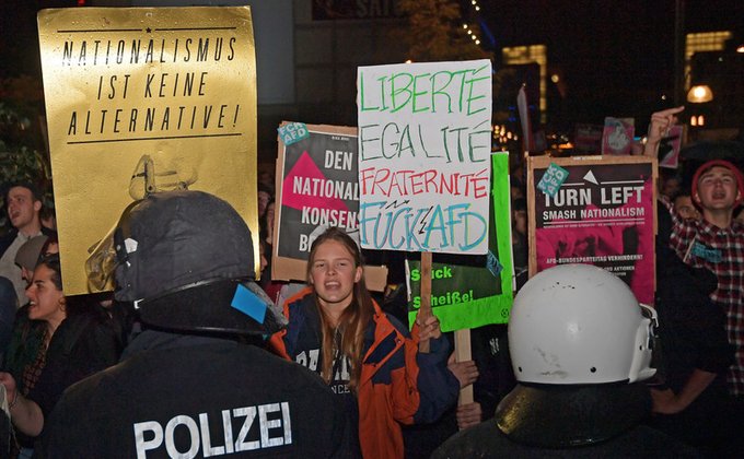 В Берлине протестовали против правопопулистов в бундестаге: фото