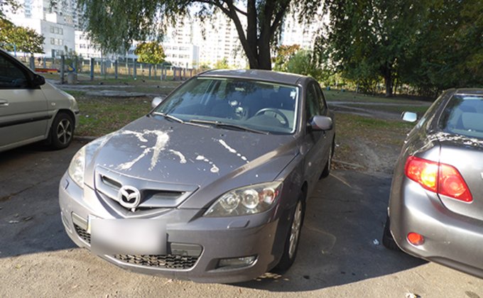 В Киеве облили кислотой 15 автомобилей - фото