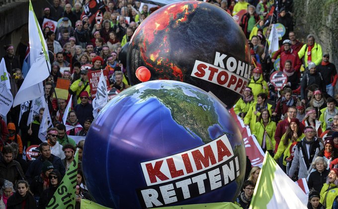 В Германии прошла массовая акция против "климатического геноцида"