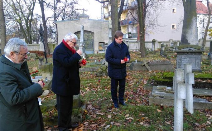 Украина намерена реконструировать могилы воинов УНР в Польше