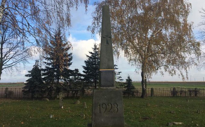 Украина намерена реконструировать могилы воинов УНР в Польше