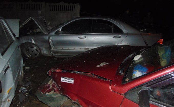 ДТП в Ровно: пострадали три человека, повреждены 26 машин - фото