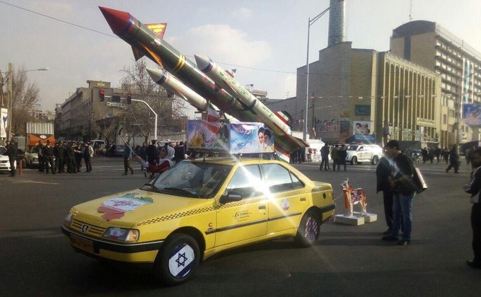 МИД поздравил Иран с годовщиной революции: в соцсетях недоумевают