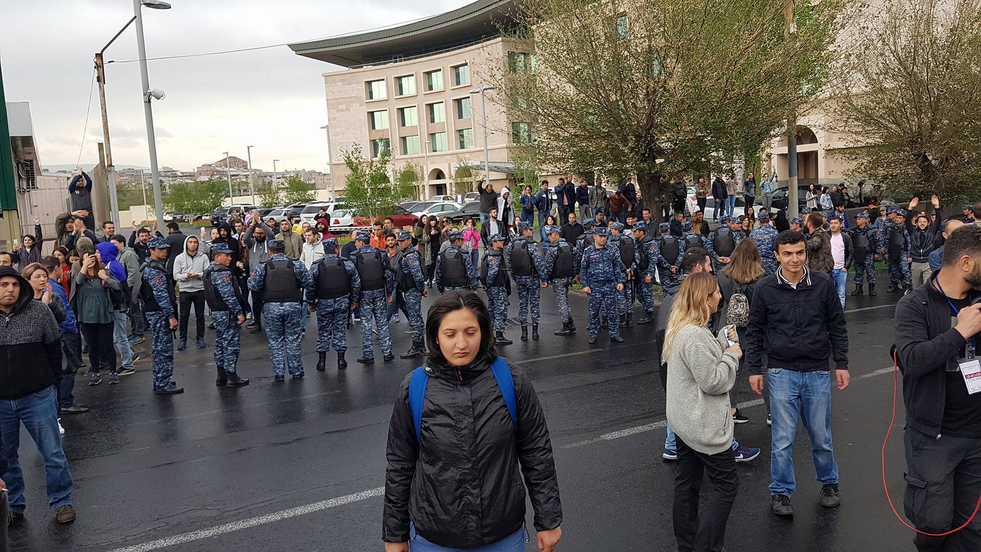null Против Саргсяна, но не Путина: репортаж из протестующего Еревана