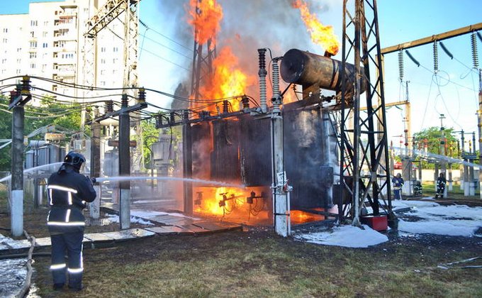 Пожар на подстанции: без света тысячи одесситов - фото, видео